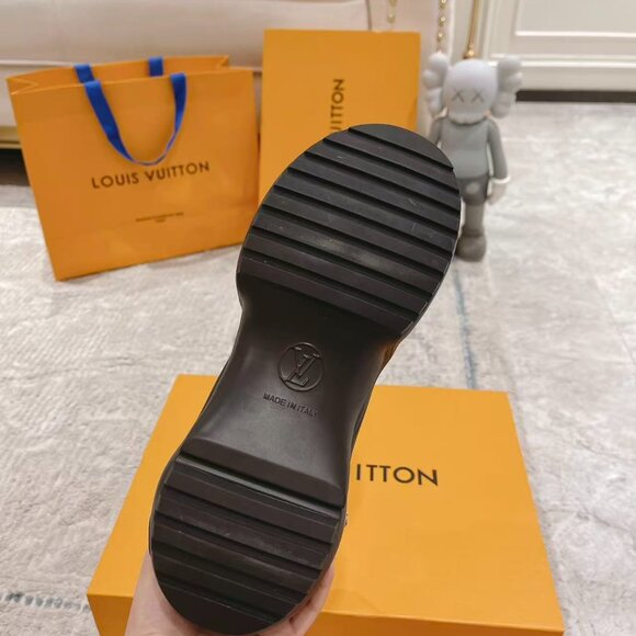 Louis Vuitton Archlight Monogram Sneaker - Picture 9 of 9